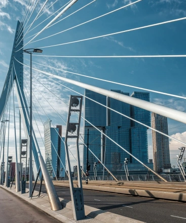 Specialist in slimme bruggen, tunnels en sluizen